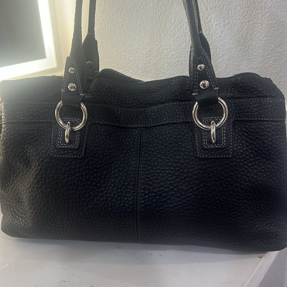 Coach Elegant Black pebble Leather Handbag w silver hardware - Picture 10 of 17